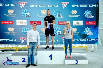 Нашите треньори Любомир Симеонов и Петър Иванов се завърнаха с 4 купи от международния турнир по плуване Burgas Swimming Open
