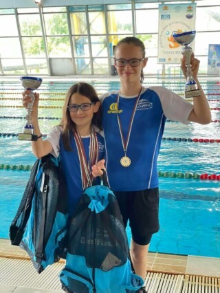 TWO CUPS FOR BEST SWIMMER AND FIRST MEDALS FOR THE YOUNGEST COMPETITORS